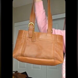 Vintage Coach Soho Buckle British Tan Leather Shoulder Tote with Gold Hardware